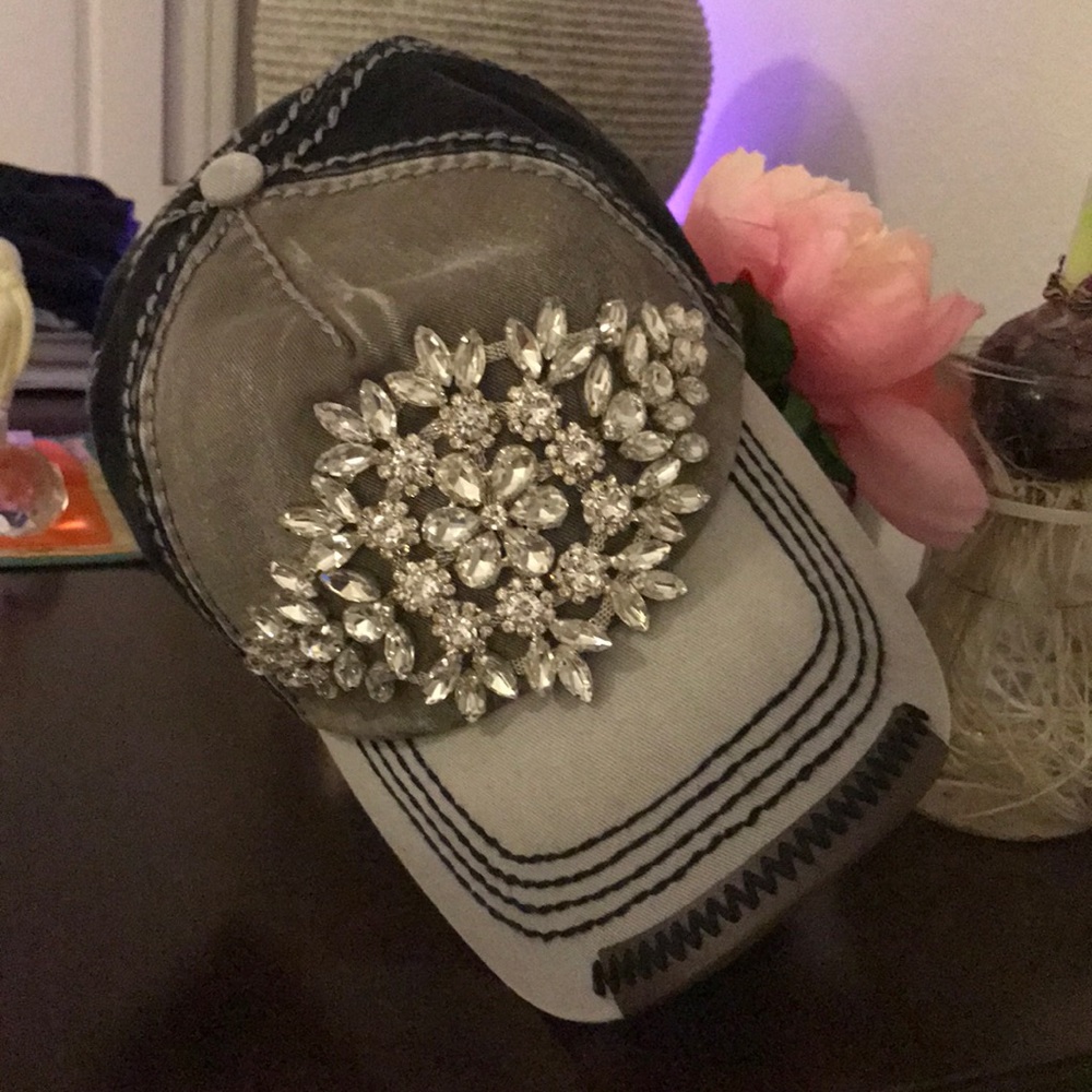 Hat - Picture 3 of 3